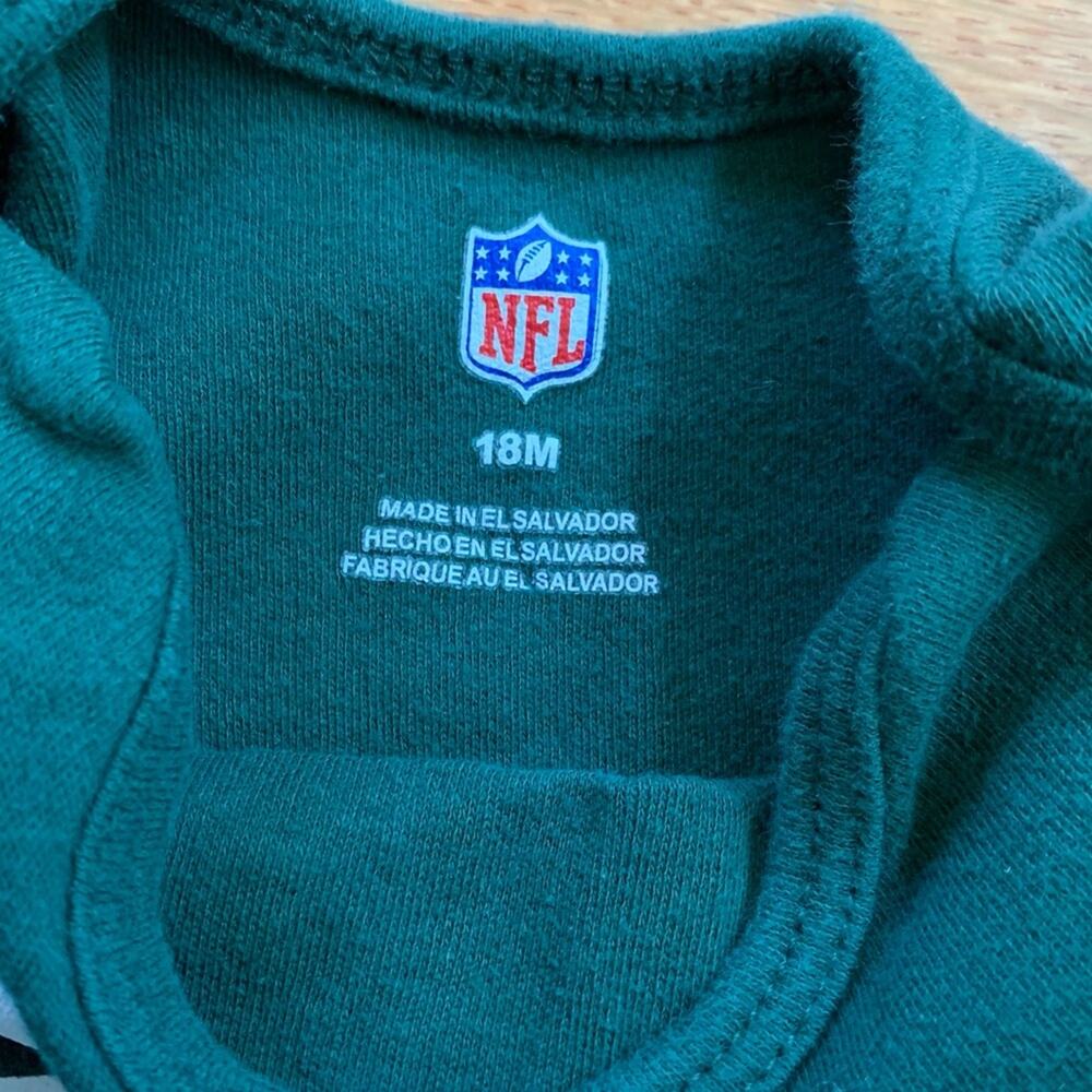 New York Jets long sleeve onesie, 18 months - Picture 4 of 6